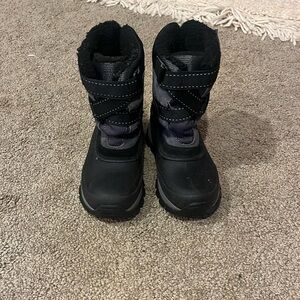 Land’s End black/gray snow boots. Youth size 11
